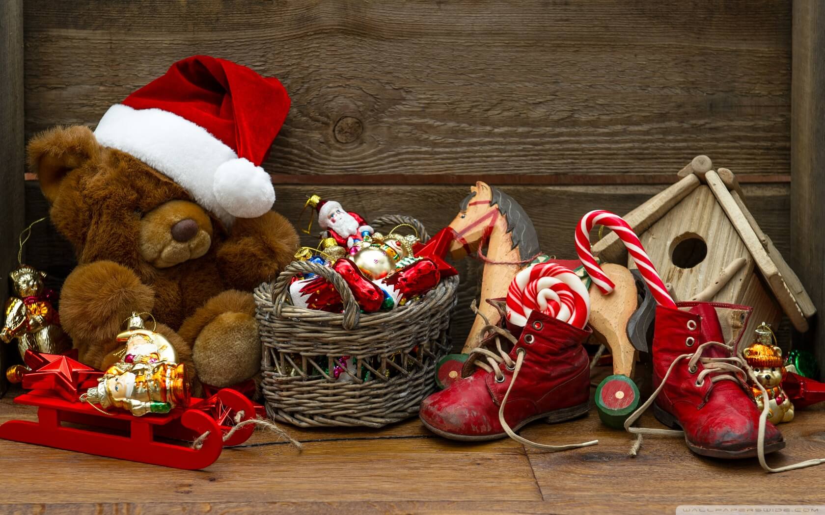 christmas_toys_2013-wallpaper-1680x1050
